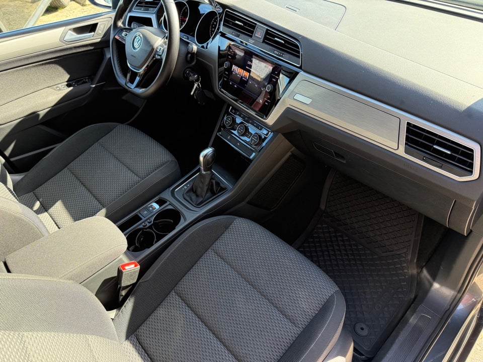 VW Touran 1,6 TDi 115 Comfortline DSG 7prs 5d