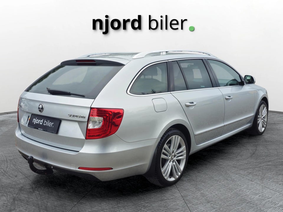 Skoda Superb 1,8 TSi 160 Elegance Combi DSG 5d