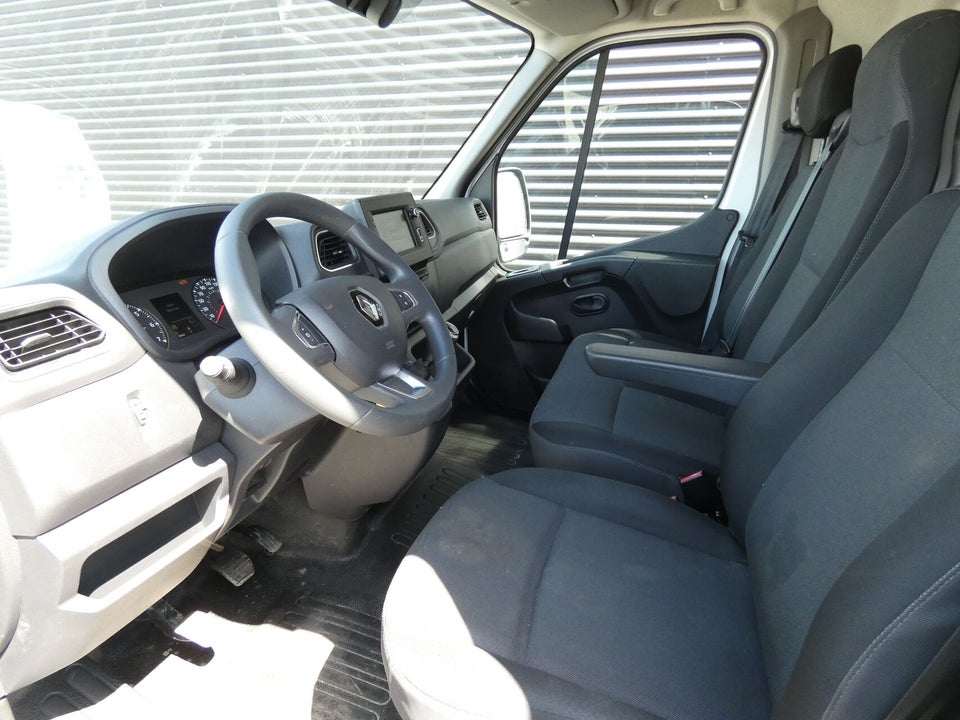 Renault Master IV T33 2,3 dCi 150 L2H2 Kassevogn