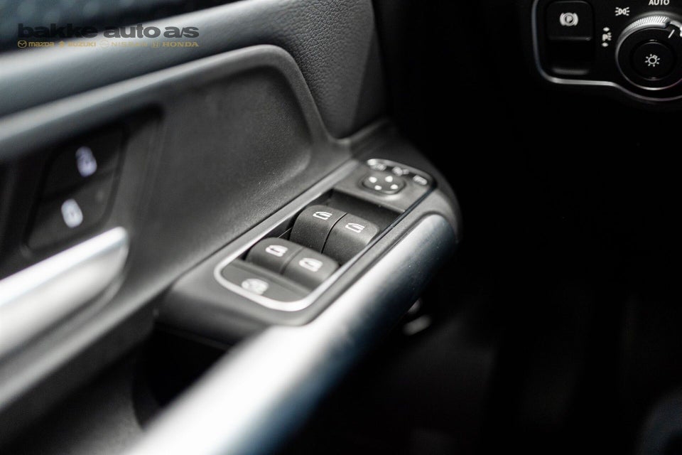 Mercedes EQA300 Progressive 4Matic 5d