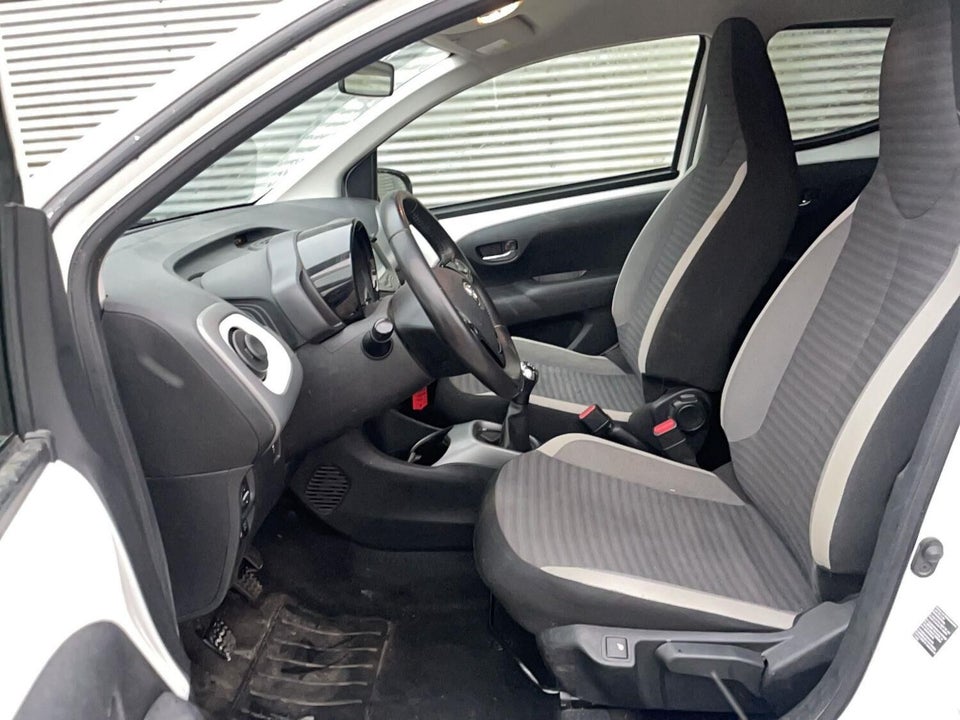 Toyota Aygo 1,0 VVT-i x-pression 5d