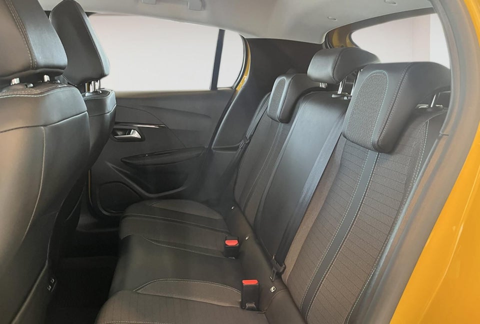 Peugeot 208 1,2 PureTech 100 Allure Sky 5d