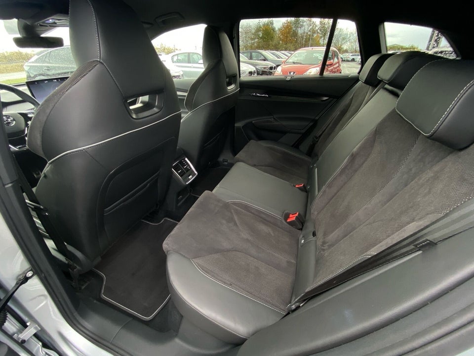 Skoda Enyaq 80x iV Plus 5d