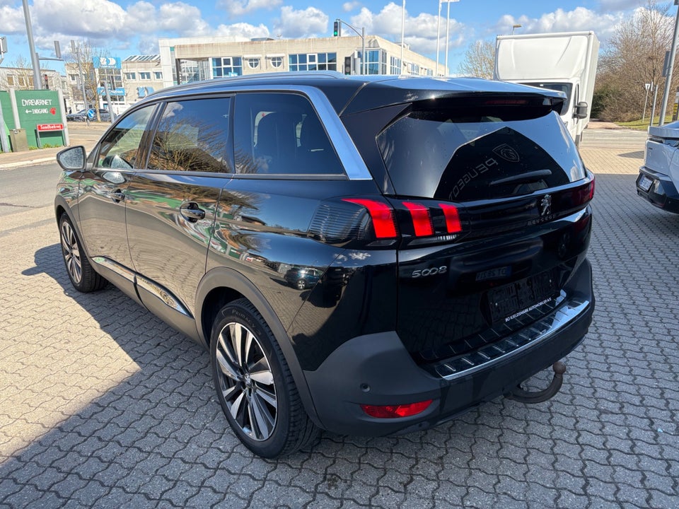 Peugeot 5008 1,2 e-THP 130 Allure 7prs 5d