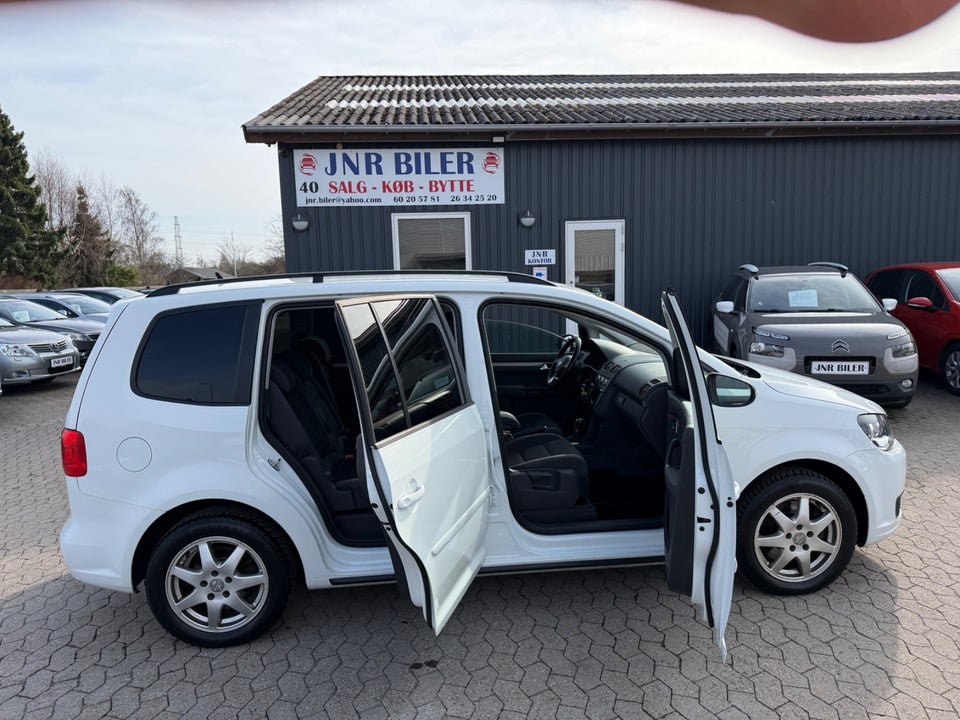 VW Touran 2,0 TDi 140 Comfortline DSG BMT 7prs 5d