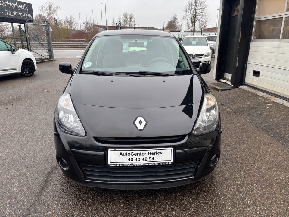 Renault Clio III 1,2 16V Authentique 5d