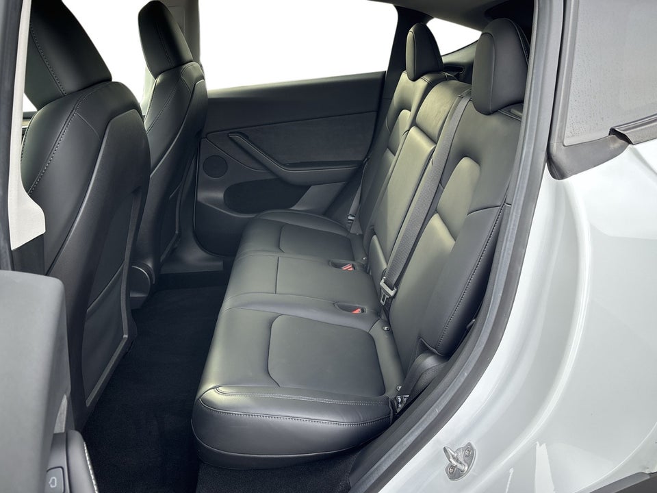 Tesla Model Y RWD 5d