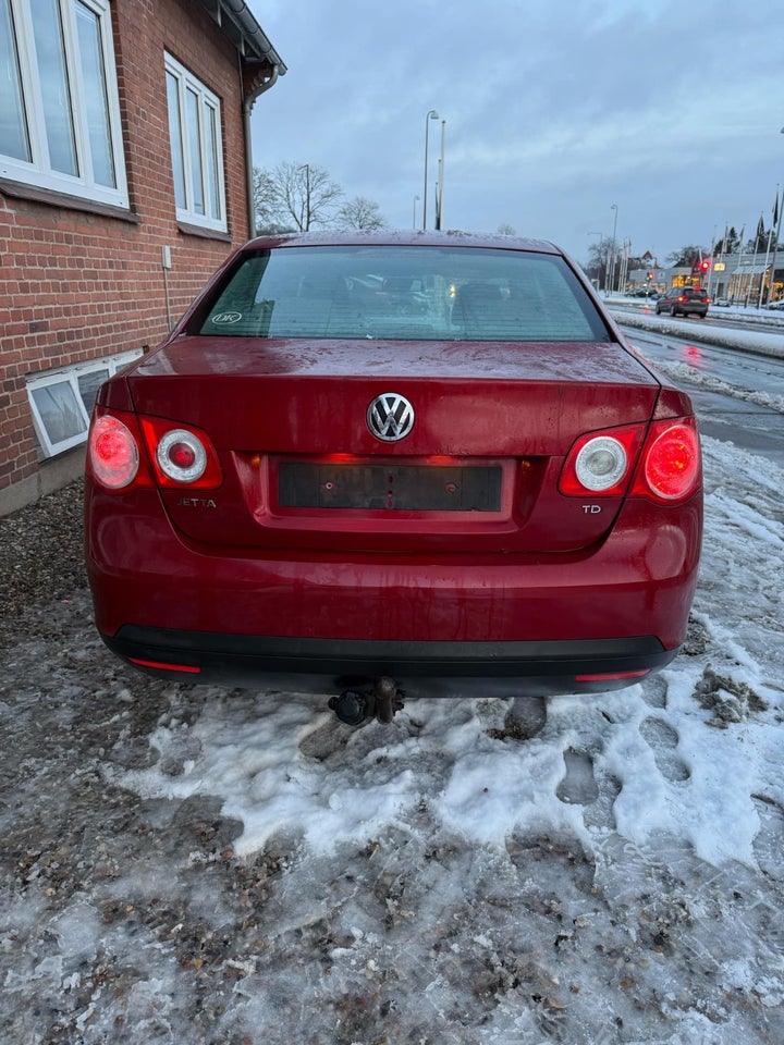 VW Jetta 1,9 TDi 105 Comfortline DSG 4d