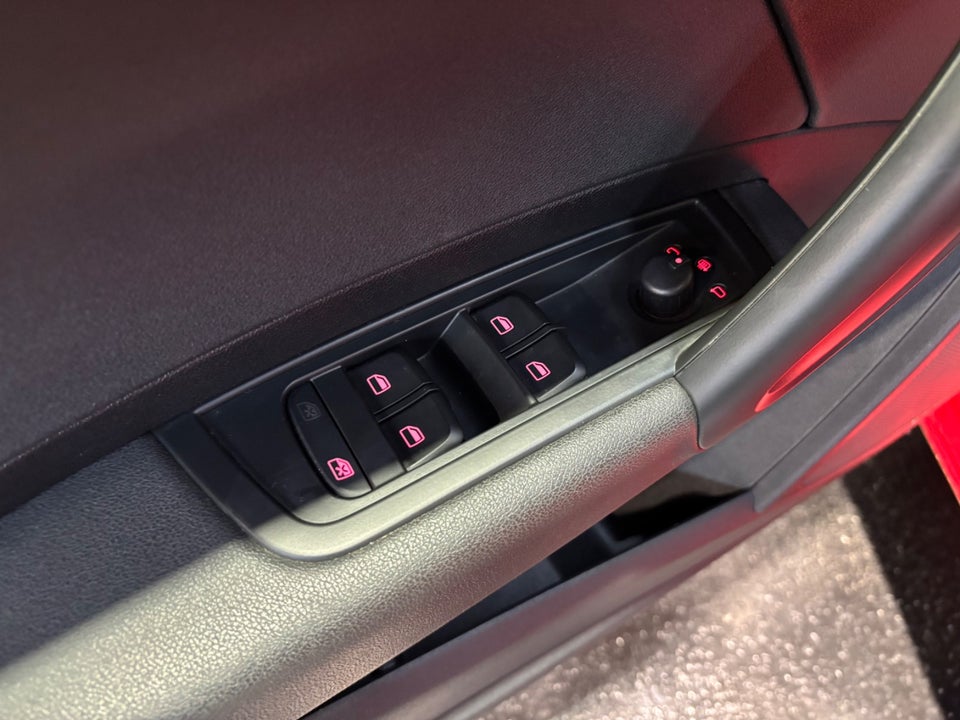 Audi A1 1,2 TFSi 86 Attraction Sportback 5d