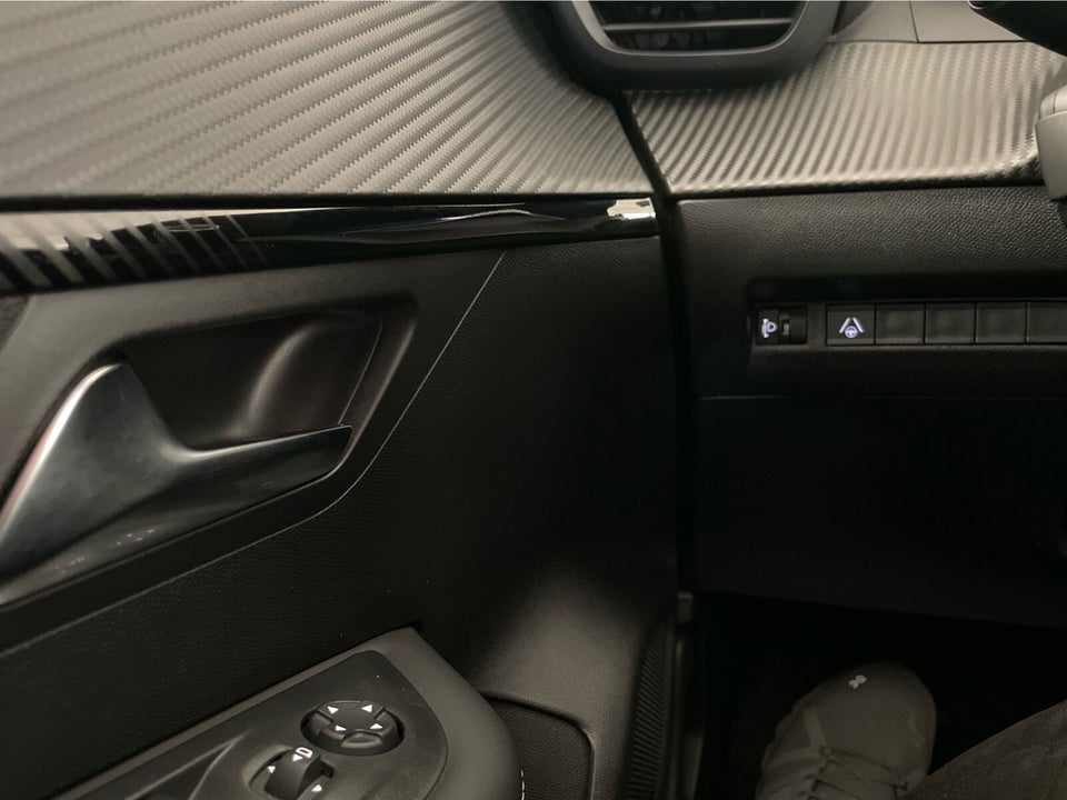 Peugeot 208 1,2 PureTech 100 Allure+ EAT8 5d