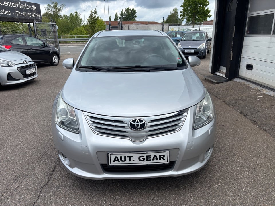 Toyota Avensis 1,8 VVT-i T2 stc. E-CVT 5d