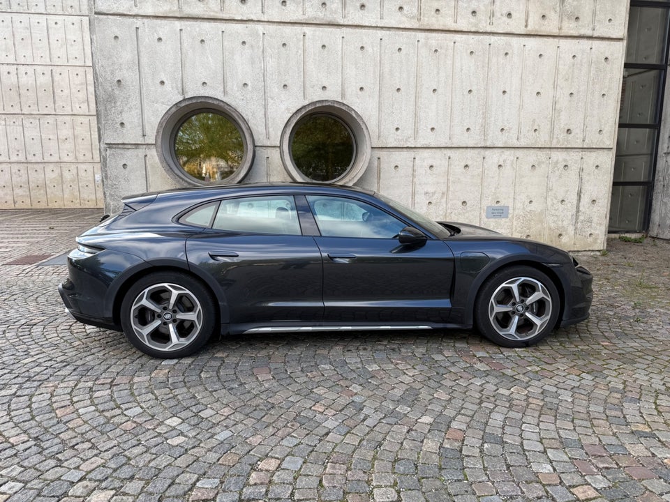 Porsche Taycan 4 Performance+ Cross Turismo 5d