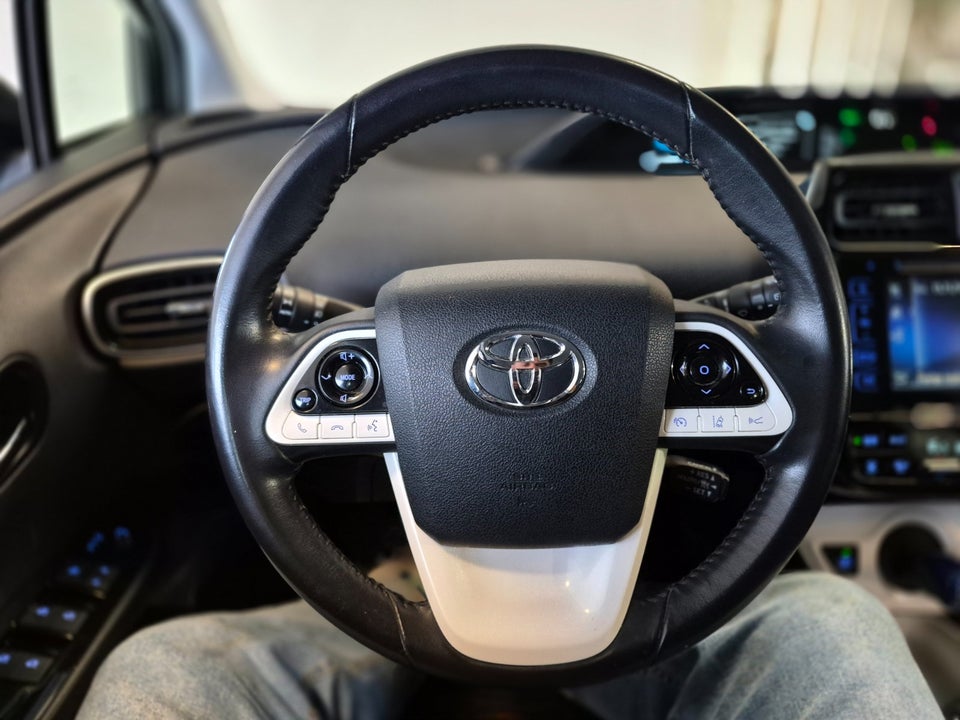 Toyota Prius 1,8 Hybrid H3 CVT 5d