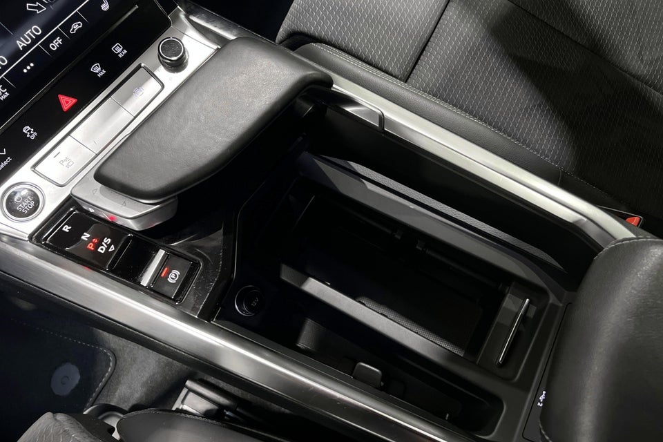 Audi Q8 e-tron 55 S-line quattro 5d