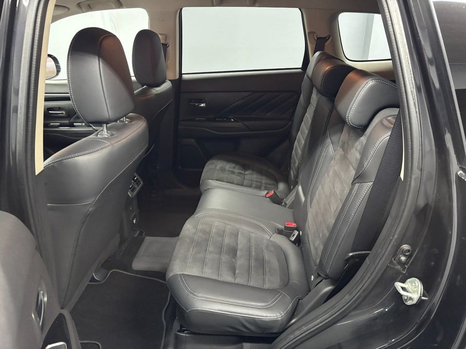 Mitsubishi Outlander 2,4 PHEV Intense CVT 4WD 5d