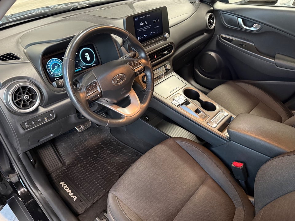 Hyundai Kona 64 EV Essential 5d