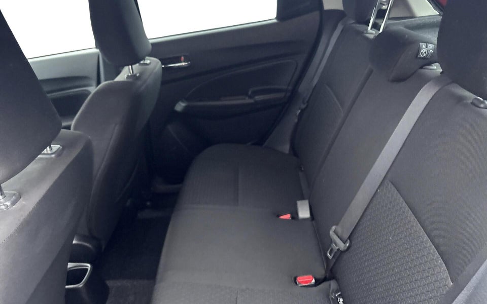 Suzuki Swift 1,2 mHybrid Exclusive Sky 5d