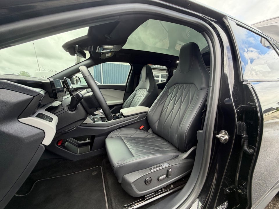 Ford Explorer 77 Premium Extended Range 5d