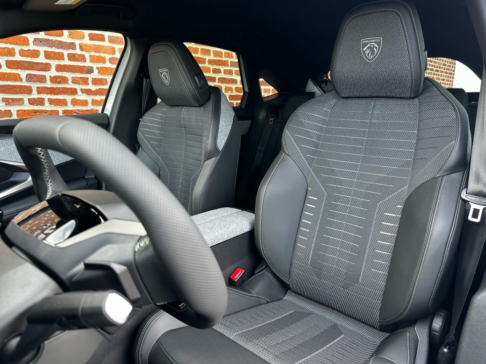 Peugeot e-5008 77 GT Pack 7prs 5d