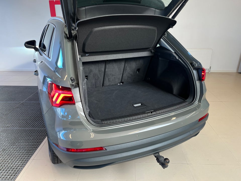 Audi Q3 45 TFSi e Attitude plus S-tr. 5d