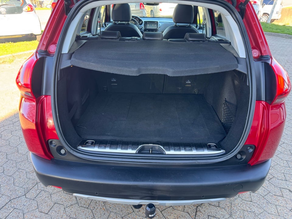 Peugeot 2008 1,6 BlueHDi 100 Allure Sky 5d