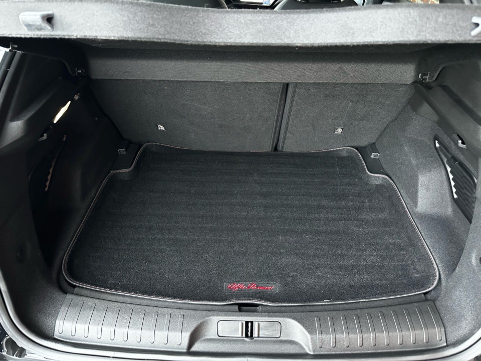 Alfa Romeo Junior Elettrica Veloce 5d