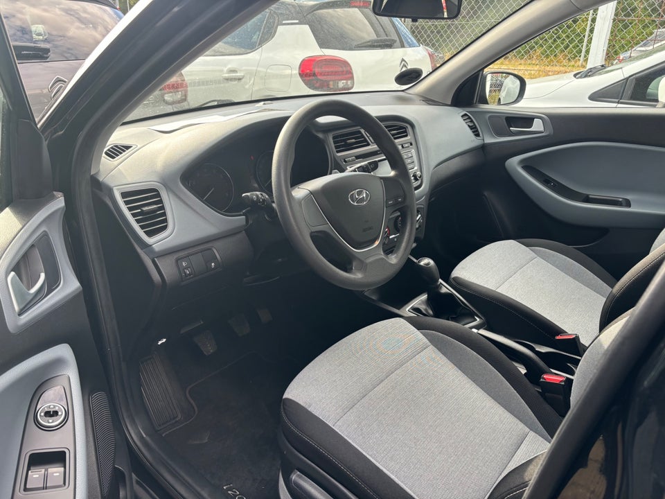 Hyundai i20 1,25 Move 5d