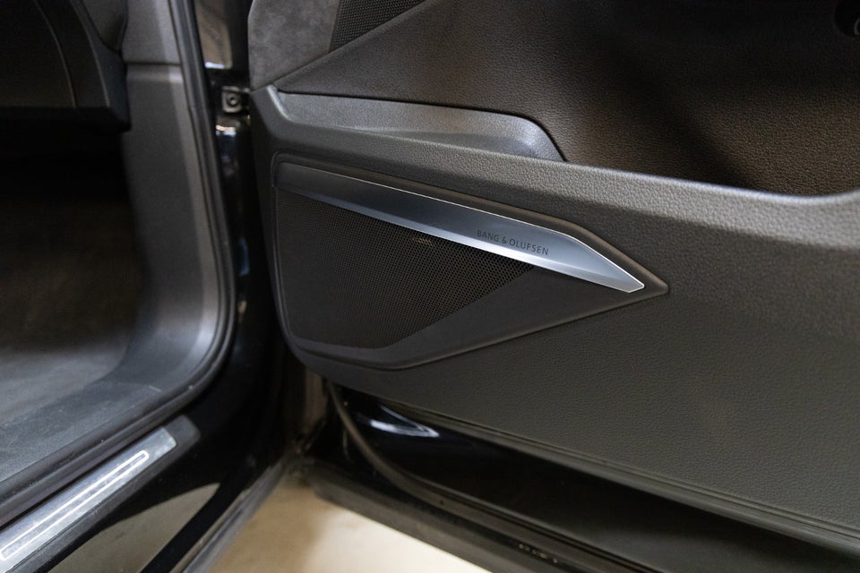 Audi e-tron 55 S-line Sportback quattro 5d