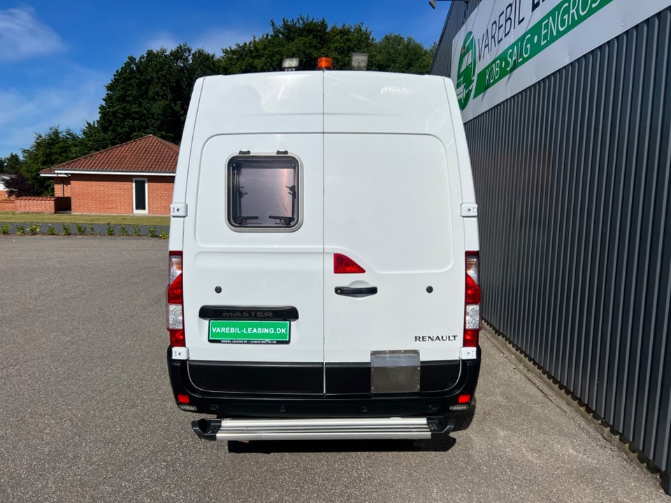 Renault Master IV T33 2,3 dCi 150 L2H2 Kassevogn
