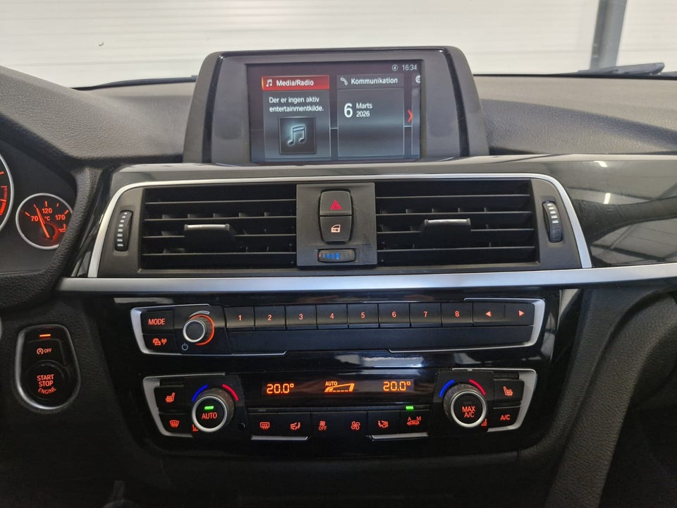 BMW 320i 2,0 Advantage aut. 4d