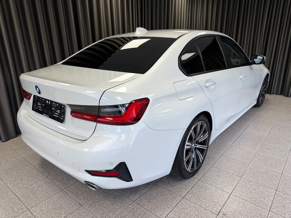 BMW 320i 2,0 Connected aut. 4d