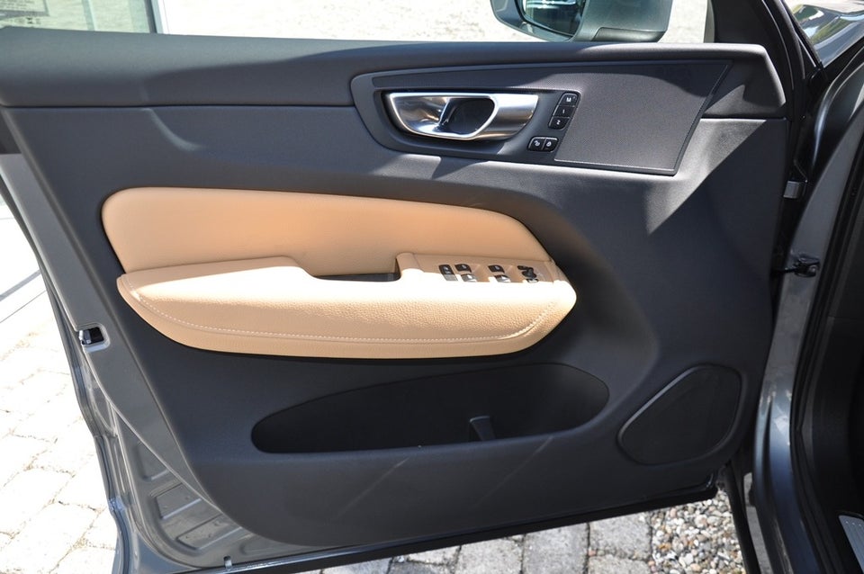 Volvo XC60 2,0 D4 200 Inscription aut. 5d