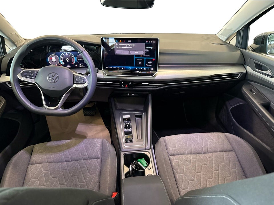 VW Golf VIII 1,5 eTSi 150 Life DSG 5d