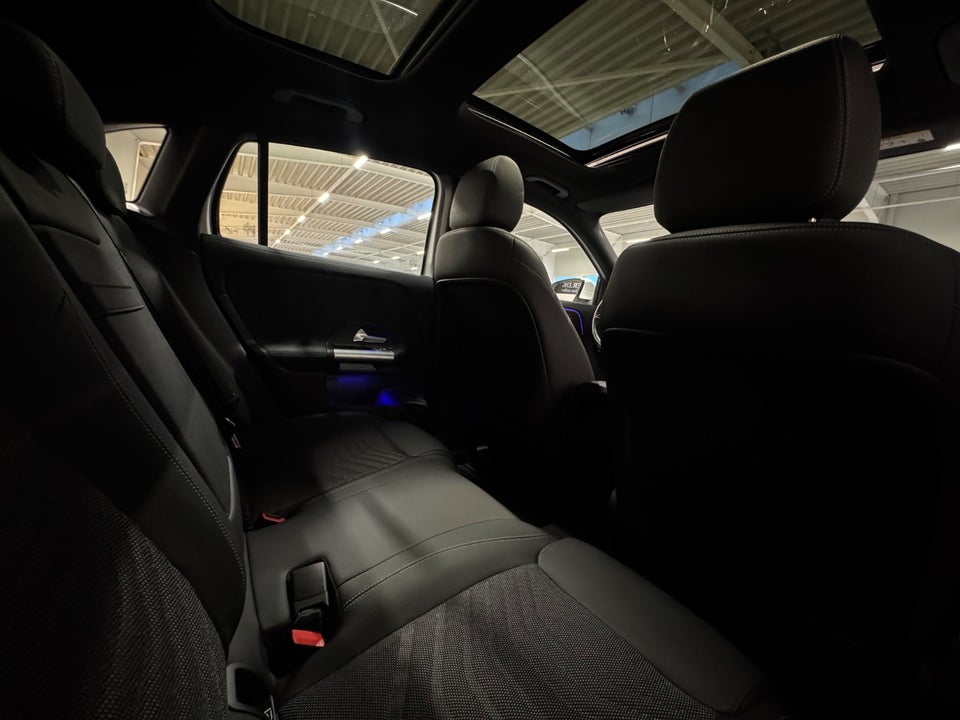 Mercedes EQA300 Progressive 4Matic 5d