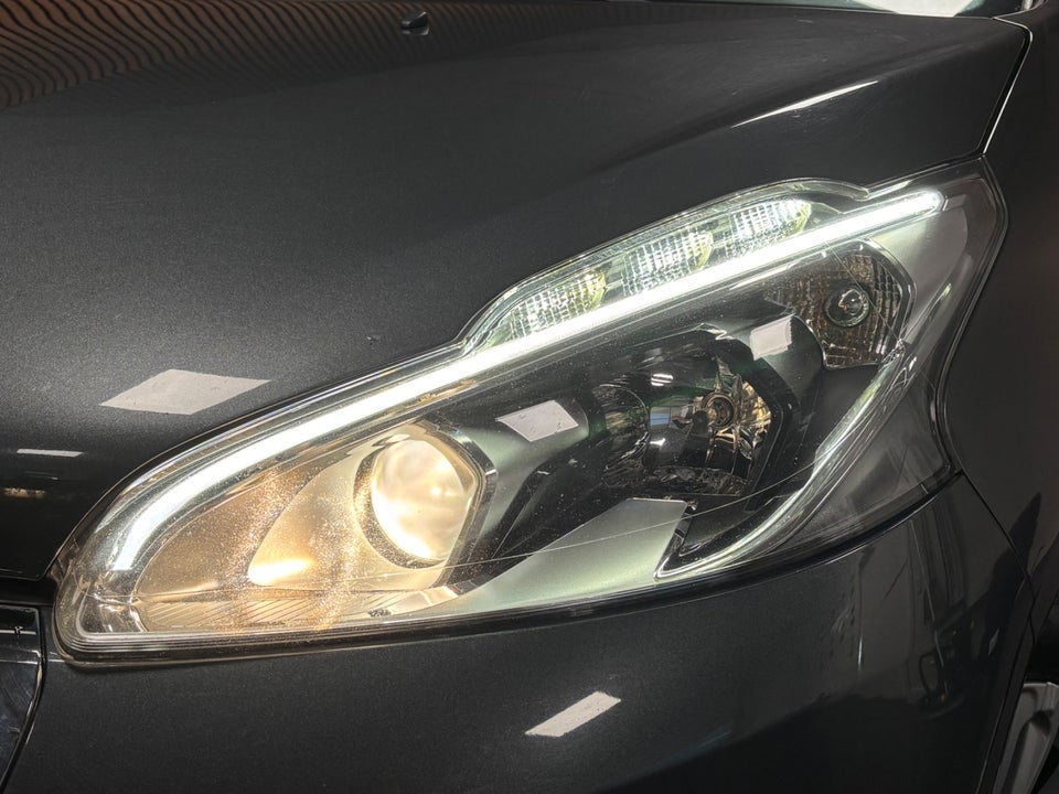 Peugeot 208 1,6 BlueHDi 100 Desire 5d