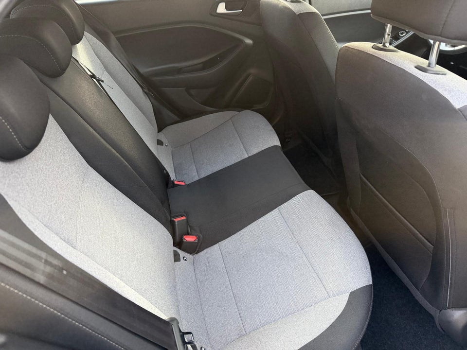 Hyundai i20 1,25 Black Line 5d