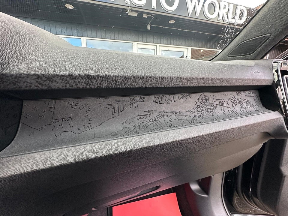 Volvo EX40 Extended Range Black Edition 5d