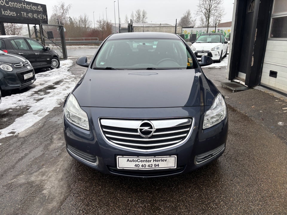 Opel Insignia 1,8 Edition 4d
