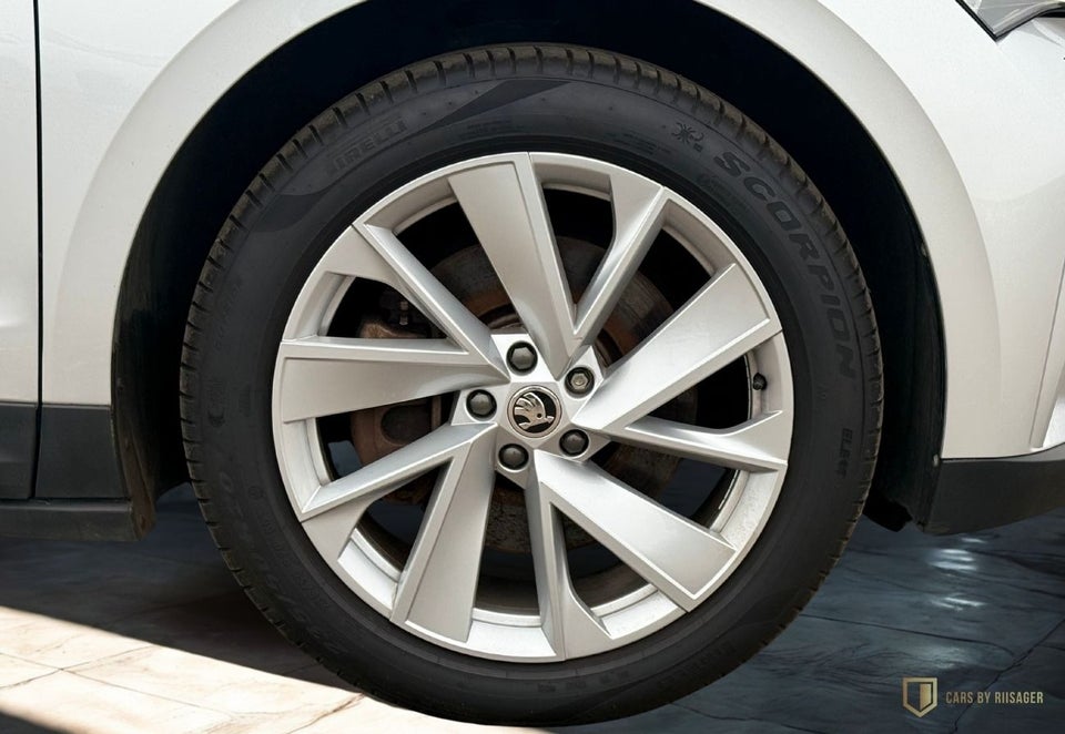 Skoda Enyaq 80 iV Suite 5d