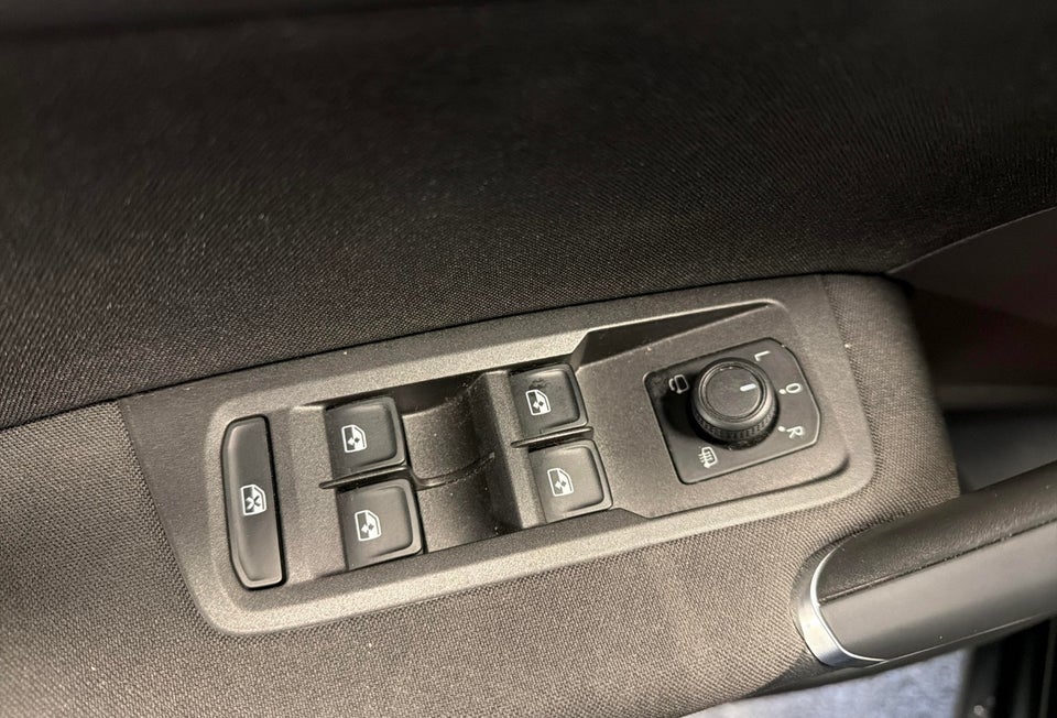 VW Touran 2,0 TDi 122 Comfortline Van 5d