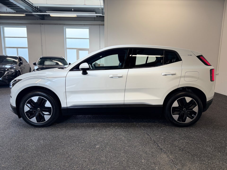 Volvo EX30 Standard Range Plus 5d