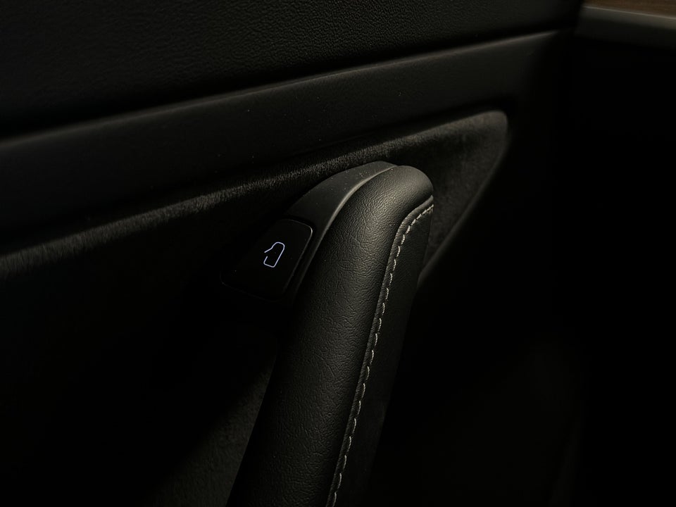 Tesla Model 3 Long Range AWD 4d