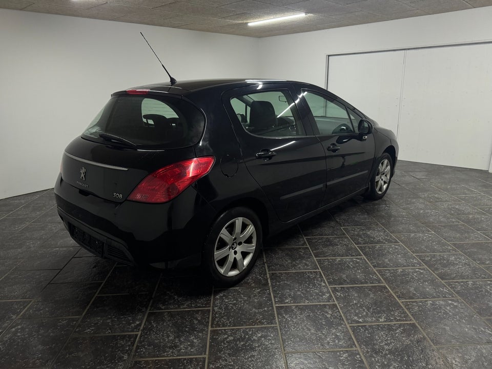 Peugeot 308 1,6 e-HDi 112 Active 5d