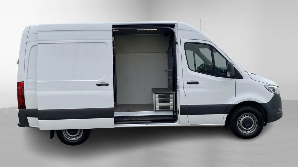 Mercedes Sprinter 319 2,0 CDi A2 Kassevogn aut. RWD