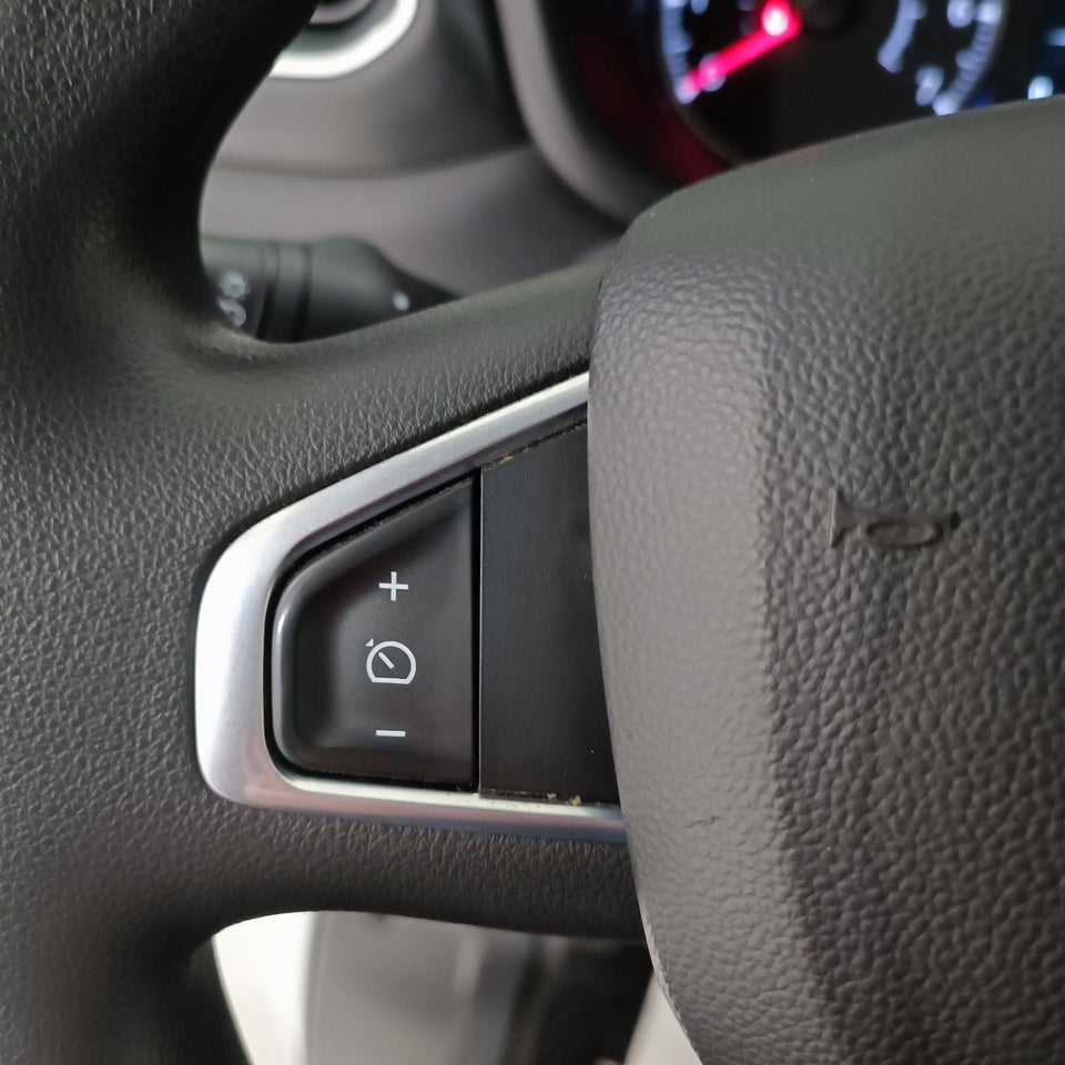 Renault Master IV T35 2,3 dCi 150 L3H2 Kassevogn