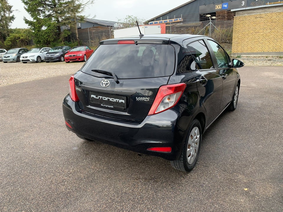 Toyota Yaris 1,0 VVT-i T1 5d