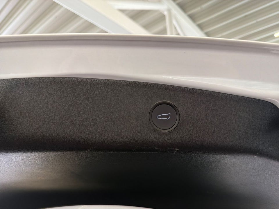 Tesla Model 3 RWD 4d
