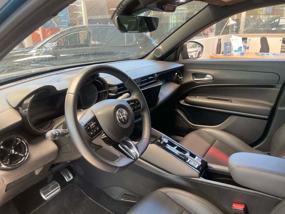 Alfa Romeo Junior Elettrica Speciale 5d