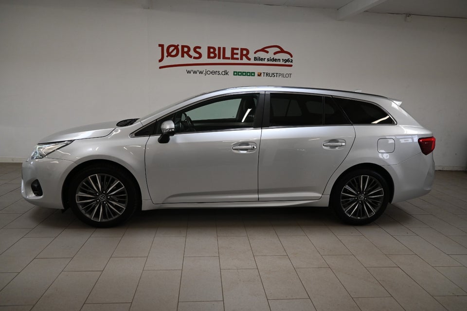 Toyota Avensis 1,8 VVT-i T2 Selected Touring Sports MDS 5d