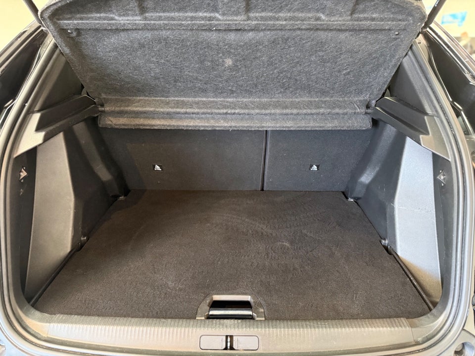 Peugeot e-2008 50 Active Pack 5d